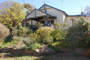 Quaint Cottage Nestled Amongst the Trees, Victor Harbor